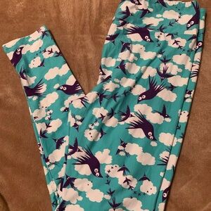 LuLaRoe Aqua and Violet Bird Pattern Leggings